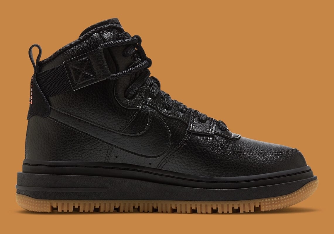 Nike Women s Air Force 1 High Utility 2.0 Shelflife