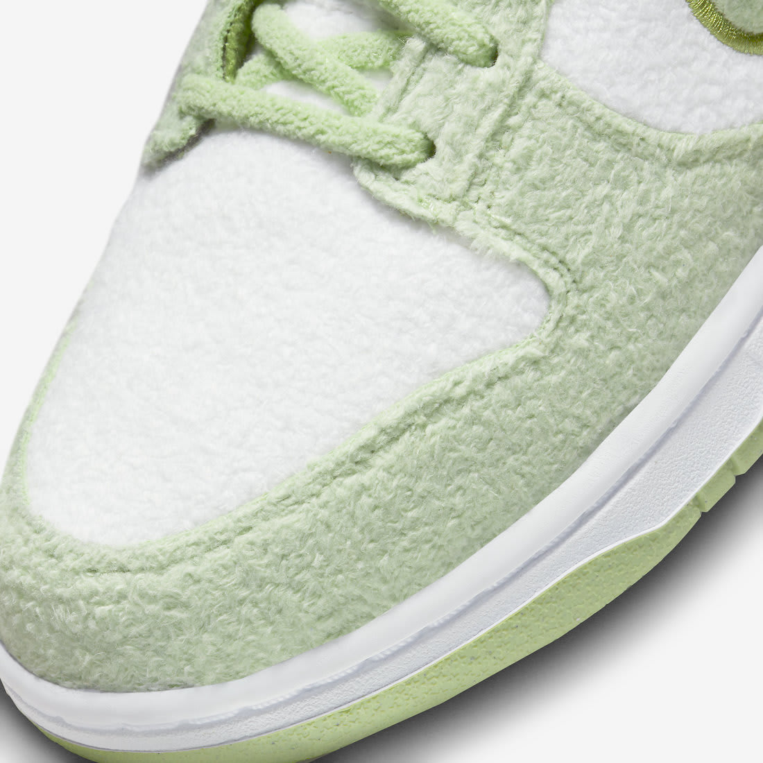 Nike Women's Dunk Low 'Fleece Honeydew' Shelflife