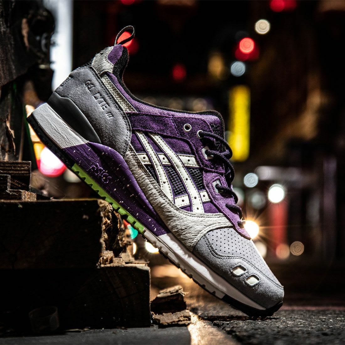 atmos SNEAKER FREAKER Asics GEL-LYTEIII - ランニング