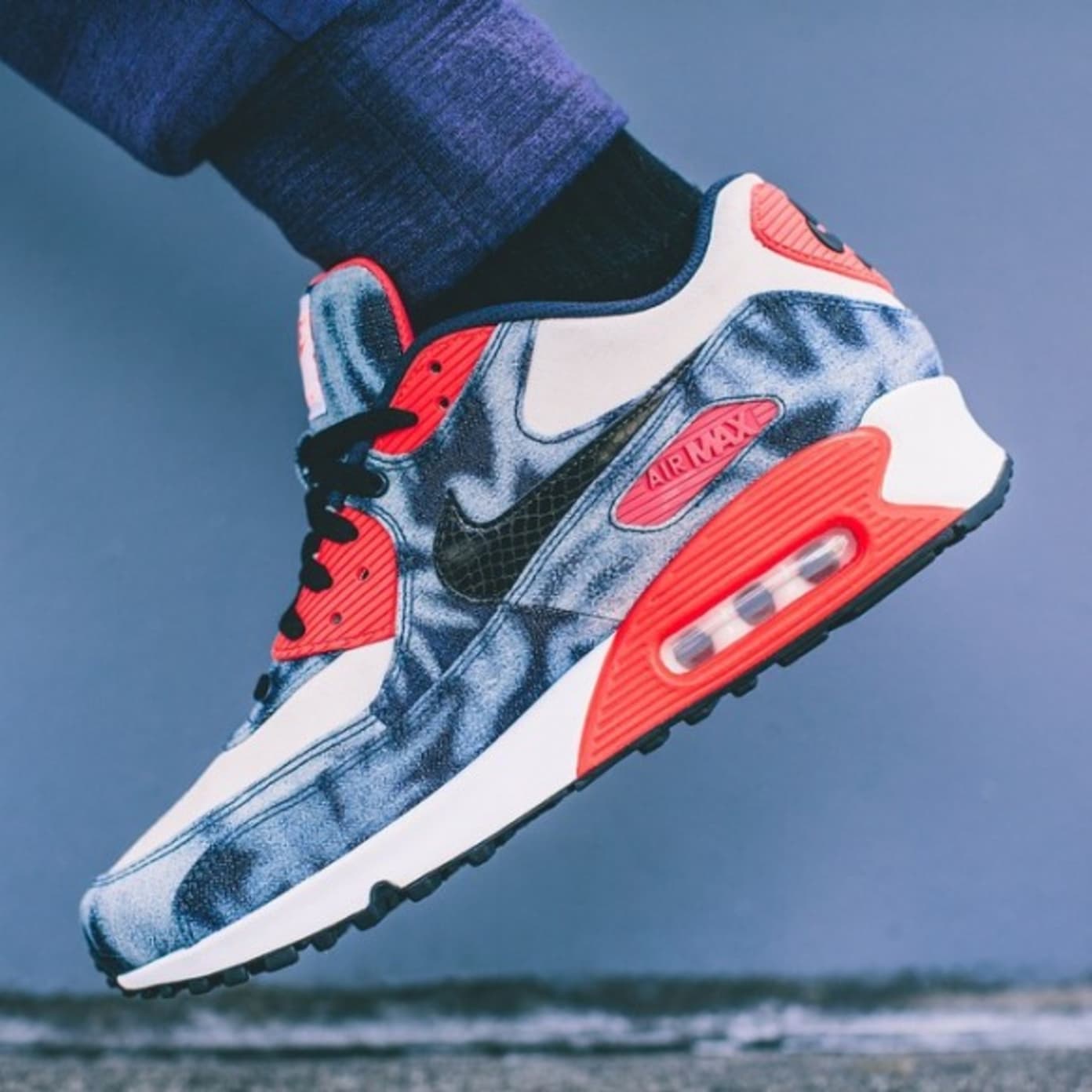 atmos x Nike Air Max 90 QS &quot;Bleached Denim&quot;