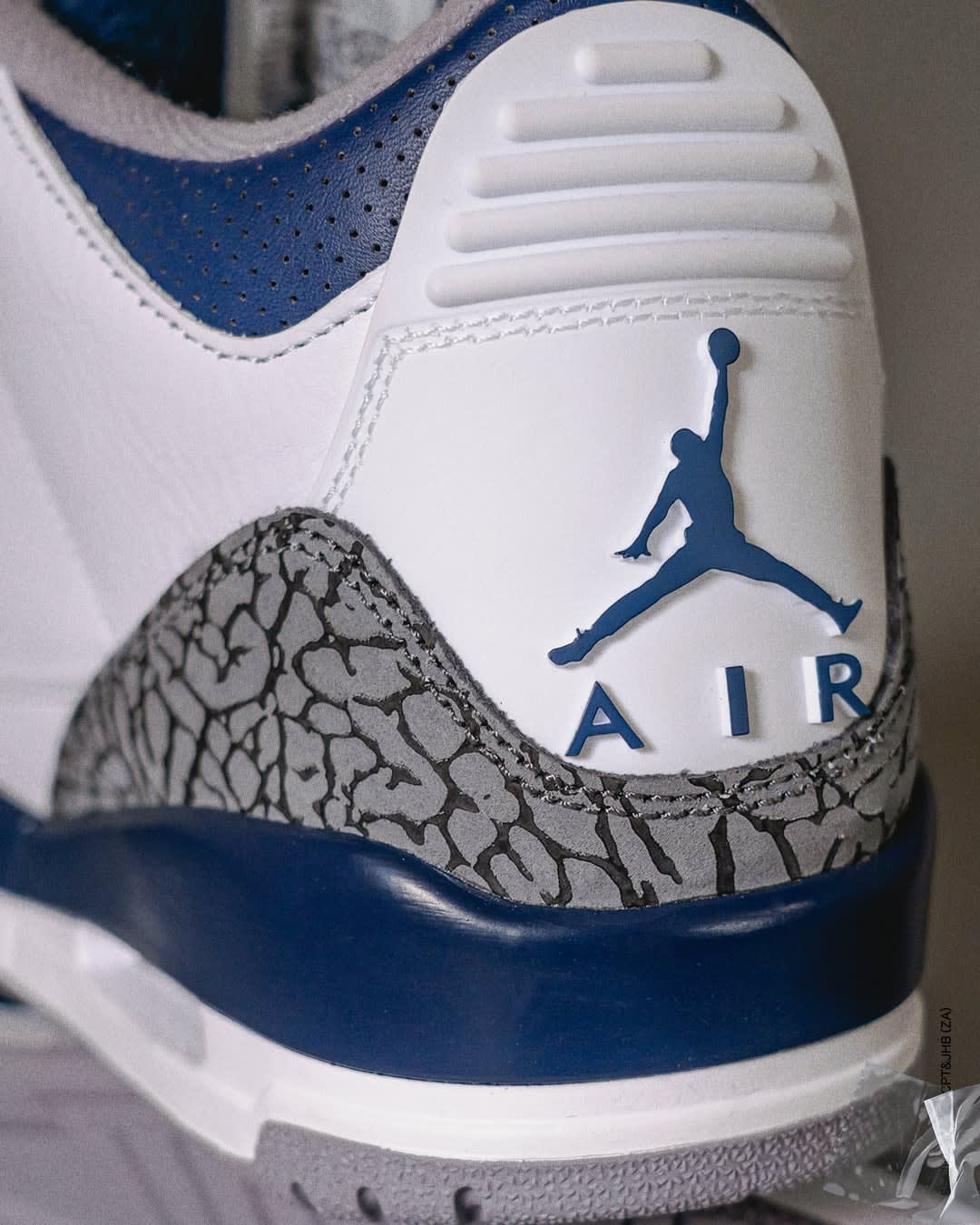 midnight jordan 3