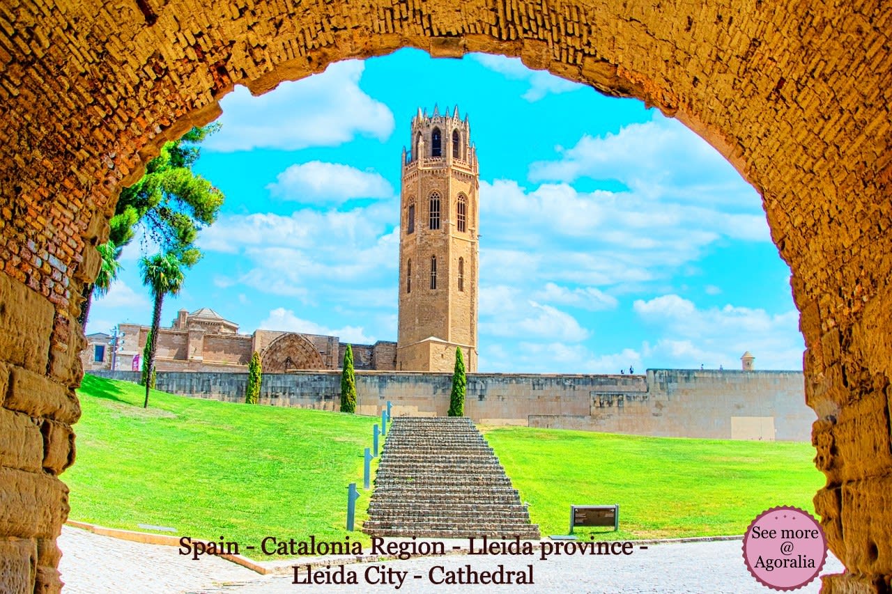 Spain-Catalonia-Region-Lleida-province-Lleida-City-Cathedral