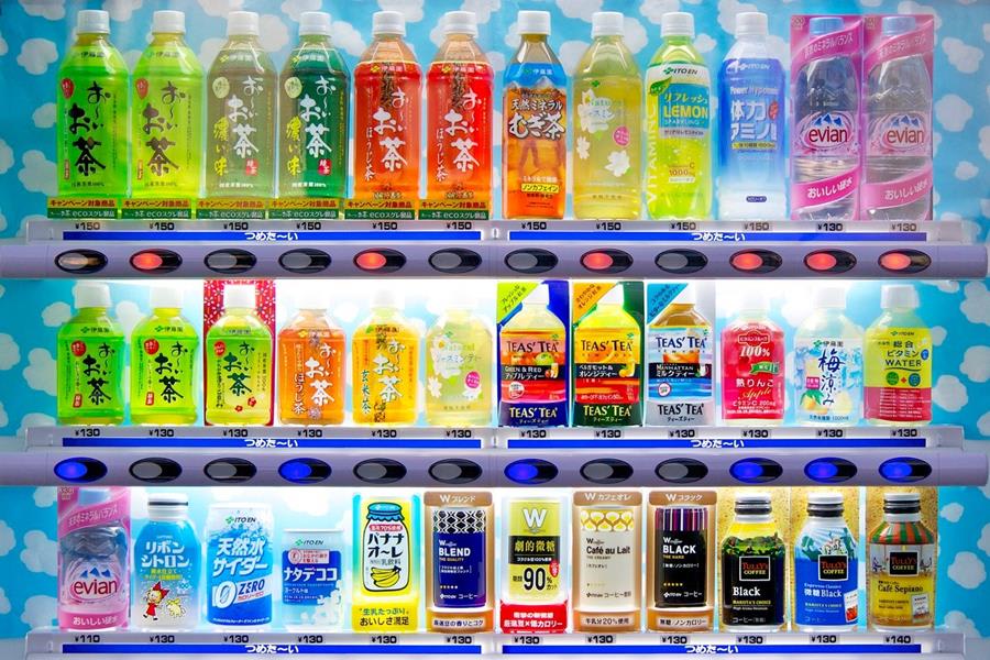 Japan-Vending-Machine-Drinks