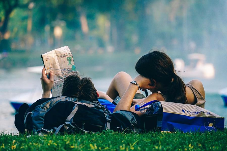 Asia-People-having-a-trip