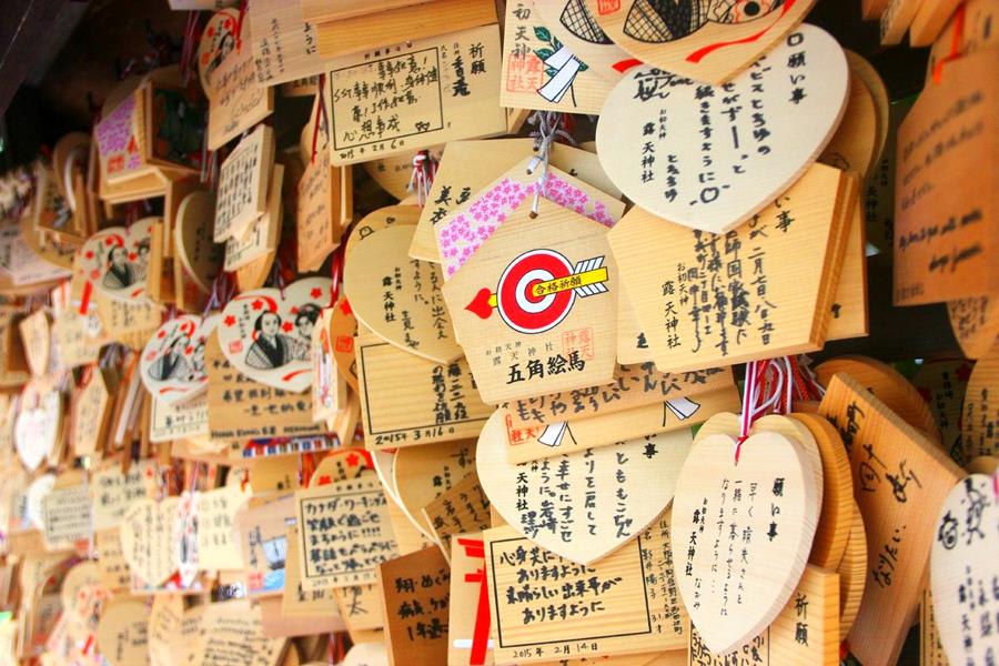 Japan-Tradition-Wishes-board