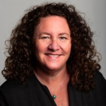 Michelle Cooper headshot.