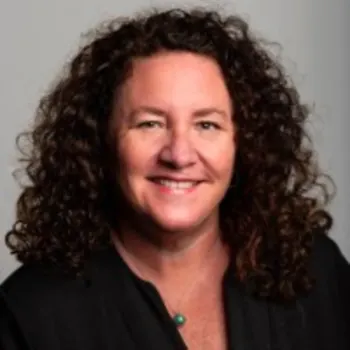 Michelle Cooper headshot.