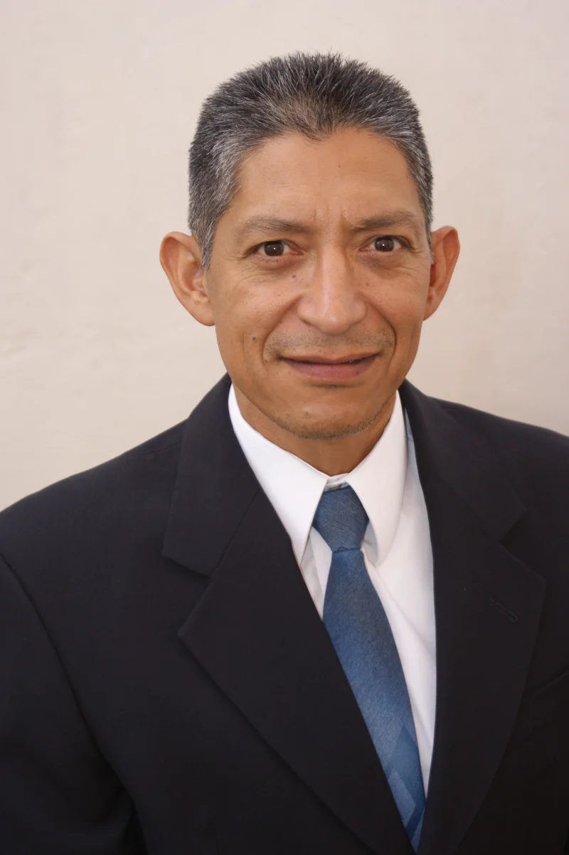 Oscar Gonzalez headshot.