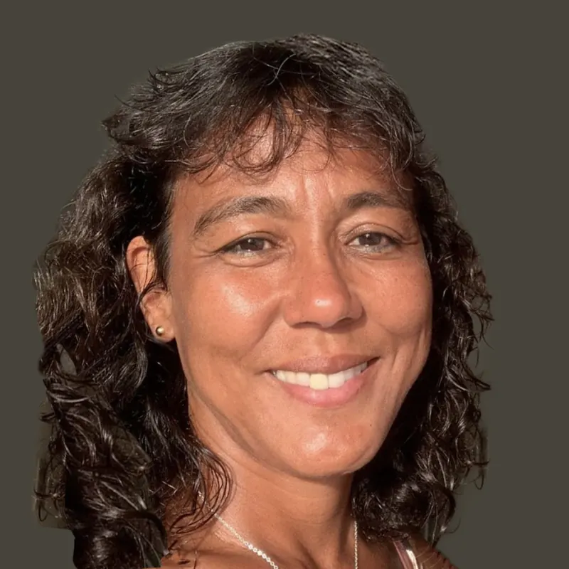 Joanne Deys headshot.