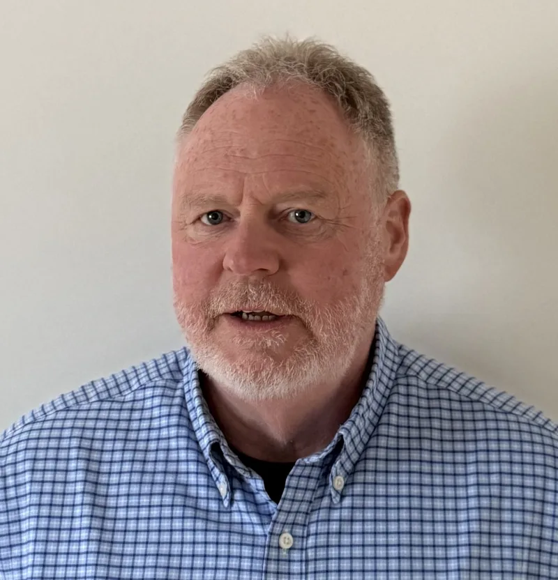 Gregory Laufer headshot.