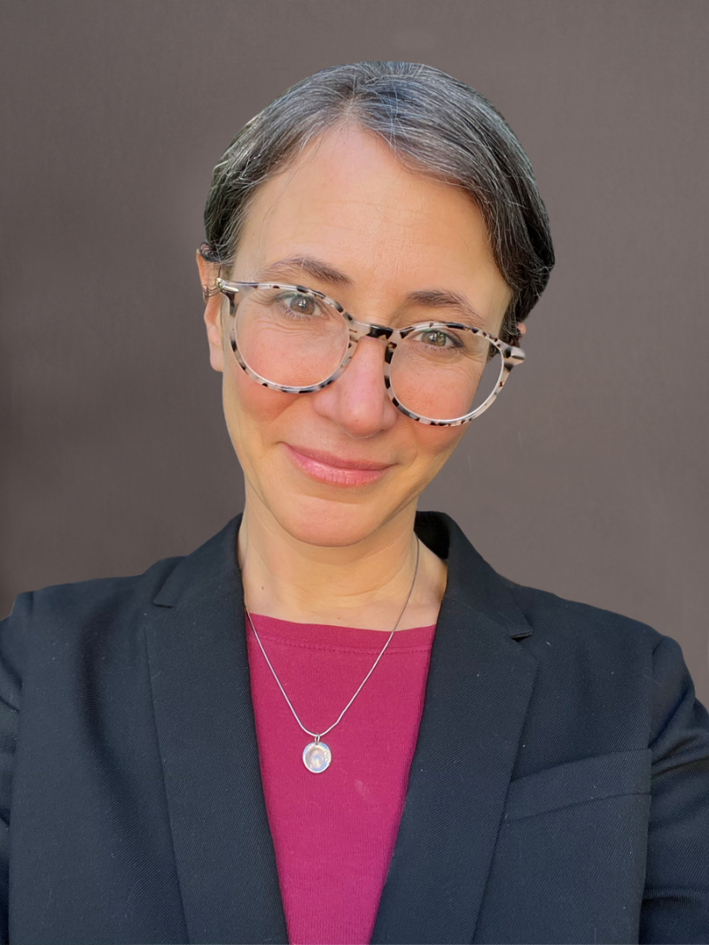 Cara Lustgarten headshot.