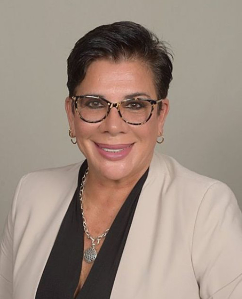 Evelyn Ferrer headshot.