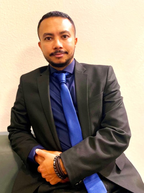 Adolfo Amador González headshot.