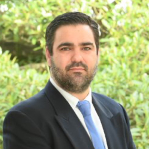 Santiago Londono headshot.
