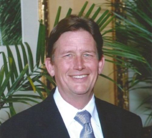 Bruce Thompson headshot.