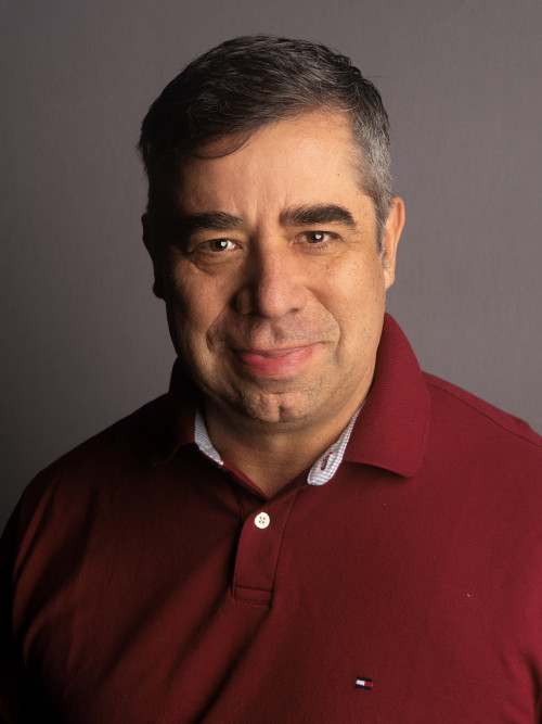 Roger Echeverria headshot.