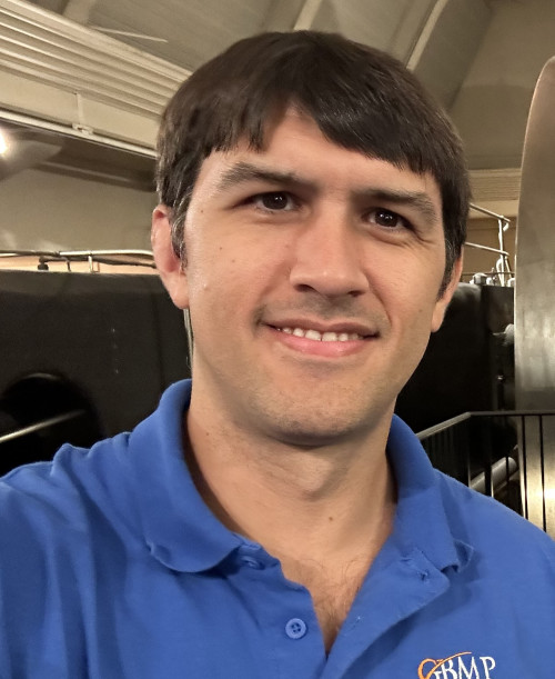 Peter Melnik headshot.