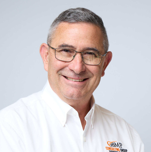 Ron Pujalte headshot.