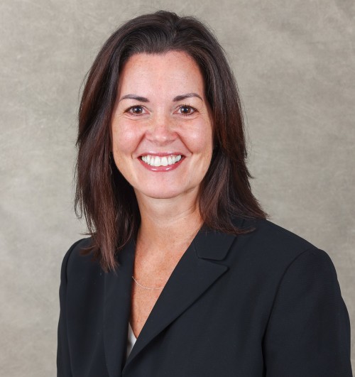 Tracy Duncan headshot.
