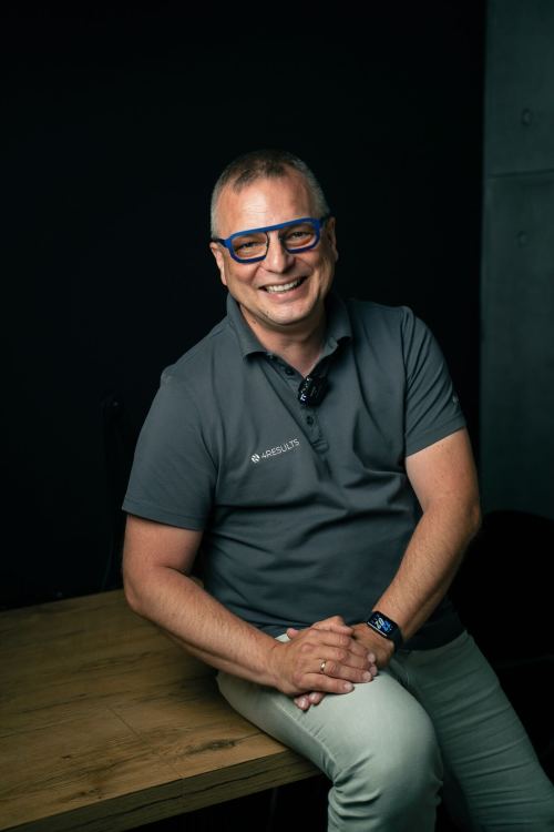 Michał Paradowski headshot.