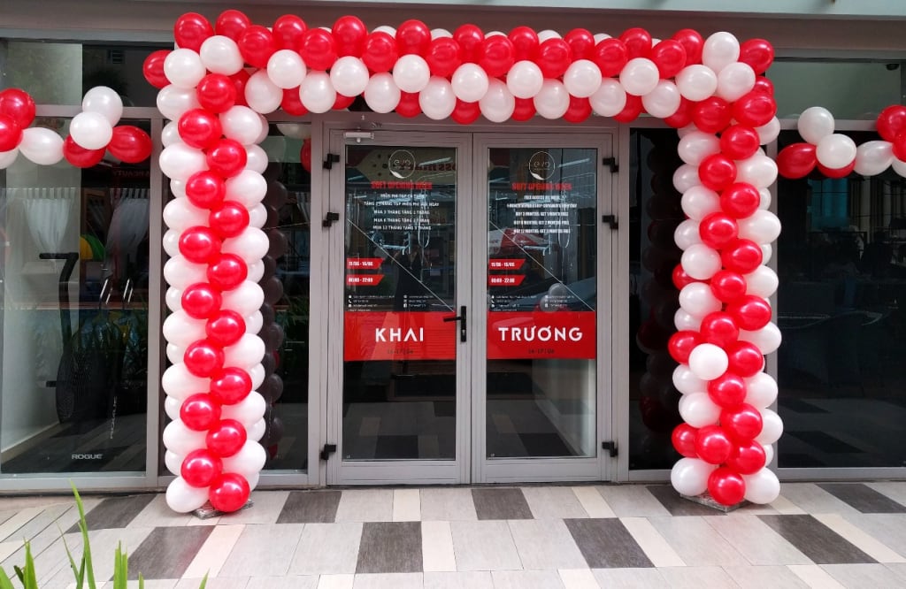 Entrace to Evo Fitness at Luxcity Apartments