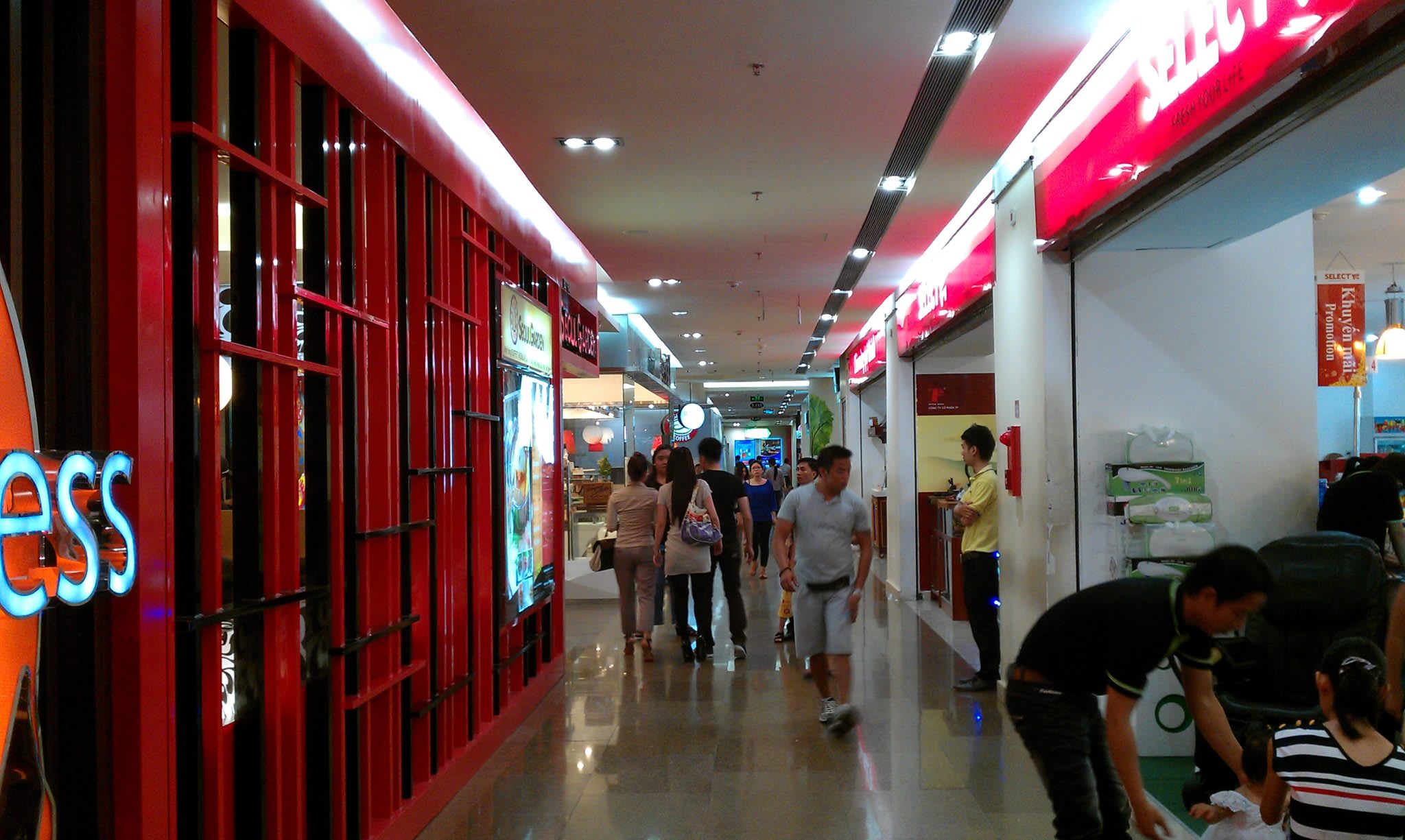 Food Court at Vincom Center