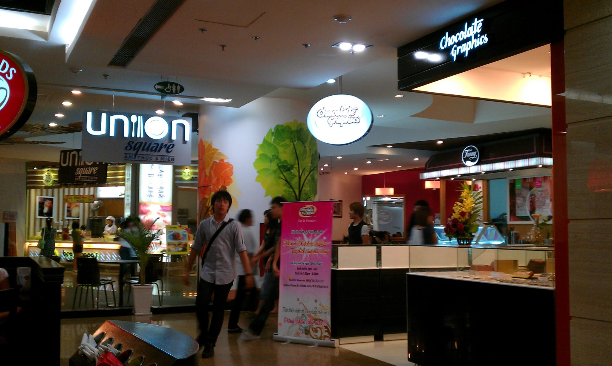 Grocery store at Vincom Center Food Court