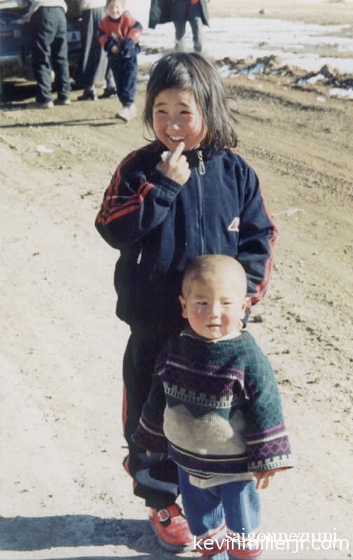 Poor Kyrgyz Girls, Dolan Pass, Kyrgyzstan