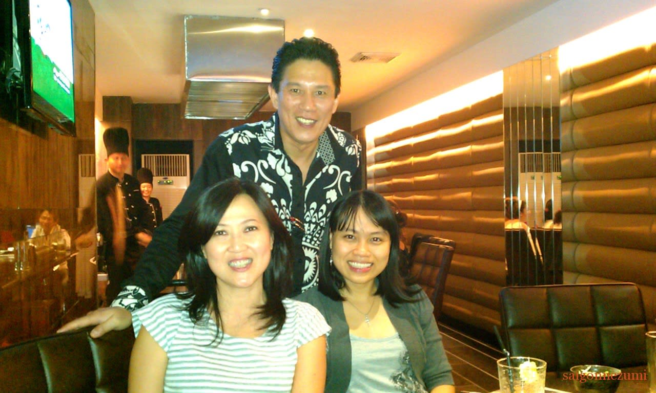 Evelyn and Thuy with the owner of Vicki's Teppanyaki, Harry