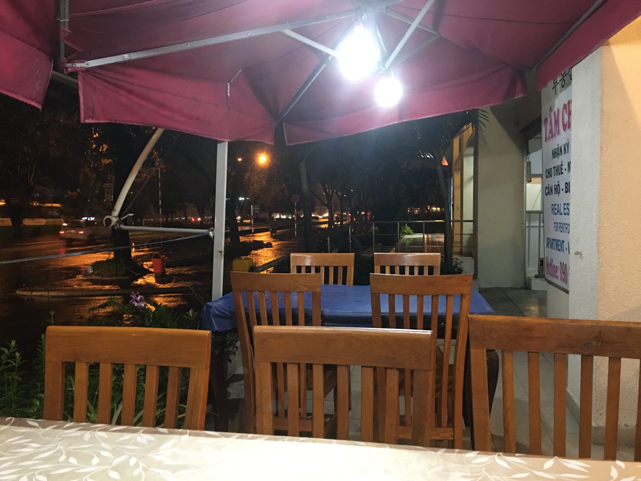 Outside tables at Berru