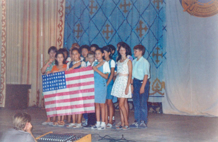 My students singing the US national anthemn in Kapchagay.