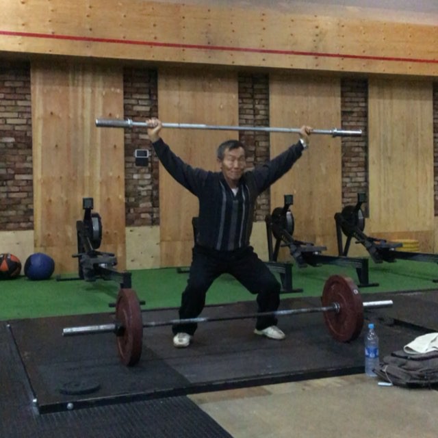 Coach Nikolai Ge demonstrating the Snatch at Reactor Crossfit - Almaty, Kazakhstan