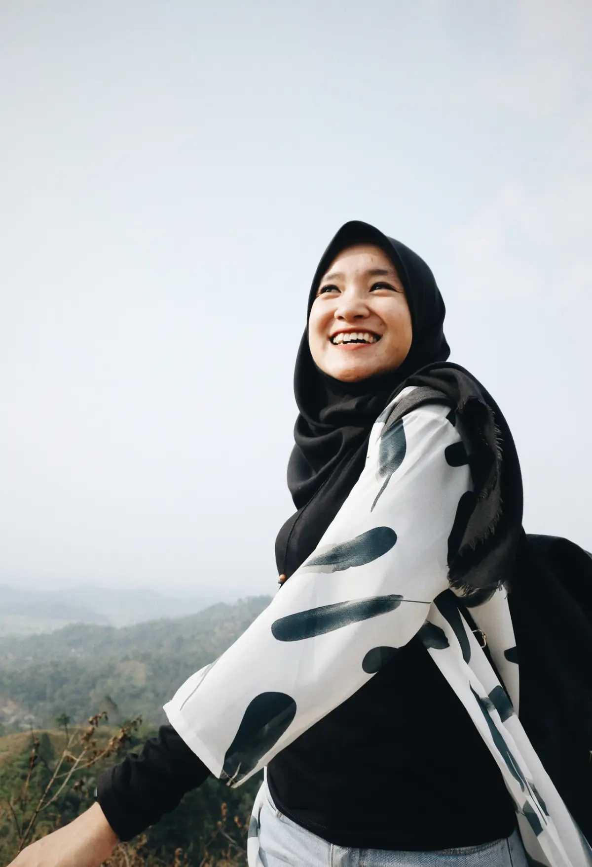 Muslim Girl traveling around the world.