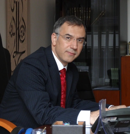 Dr. Salim Ayduz