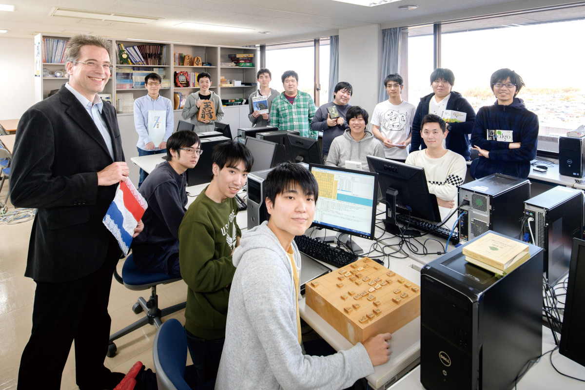 東京工科大学 ライエル グリムベルゲン先生 Aiの世界を開くカギ それは将棋 工科大図鑑 先生編