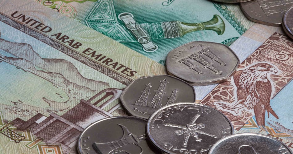 how much does it cost to move to dubai from uk
