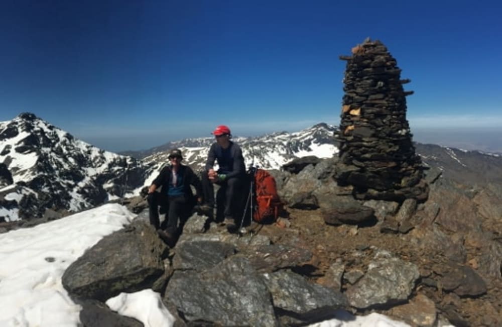 Traversing the Los Tres Miles ridges