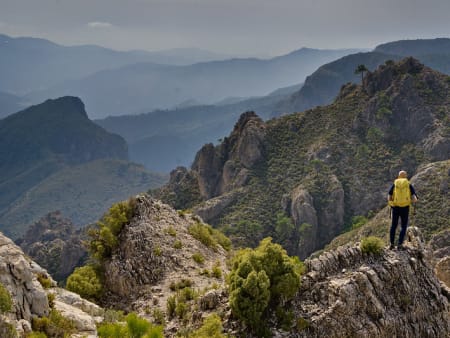 Walking on the high ridges above the village of Lentegi
