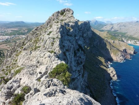 Scrambling the magnificent Cavall Bernat ridge, Mallorca