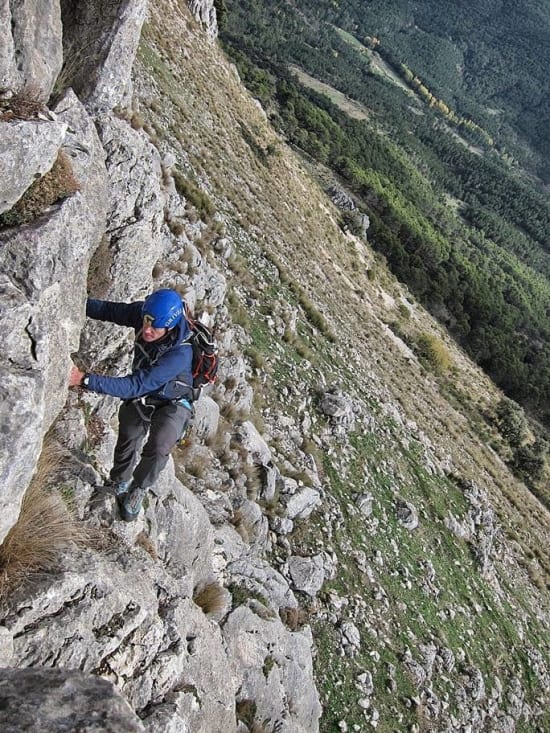 An exposed traverse onto the west ridge