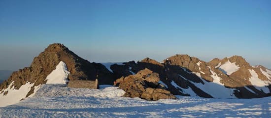 Col and Refugio de Carihuela