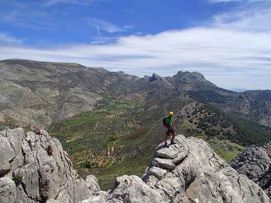 Scrambling high on the Peñon de la Mata