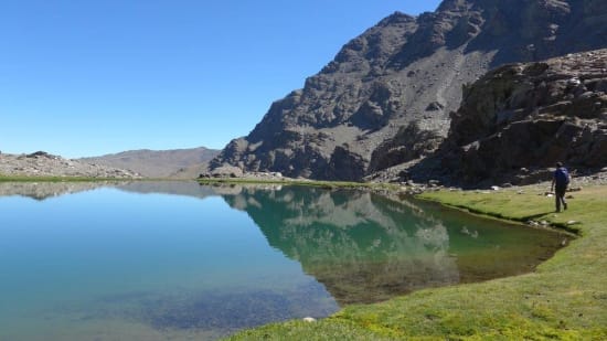 The tranquil Laguna de la Mosca