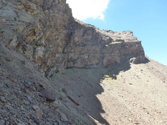 Under the overhanging cliffs of the Tajos de Goterón