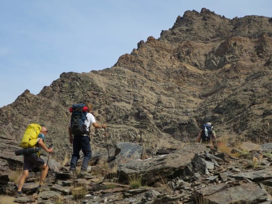 Traversing below Puntal de la Caldera