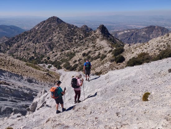 Start of the descent from the col at Puntales del Tigre