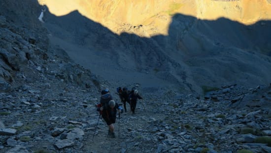 The scree path up to the Collado de Siete Lagunas