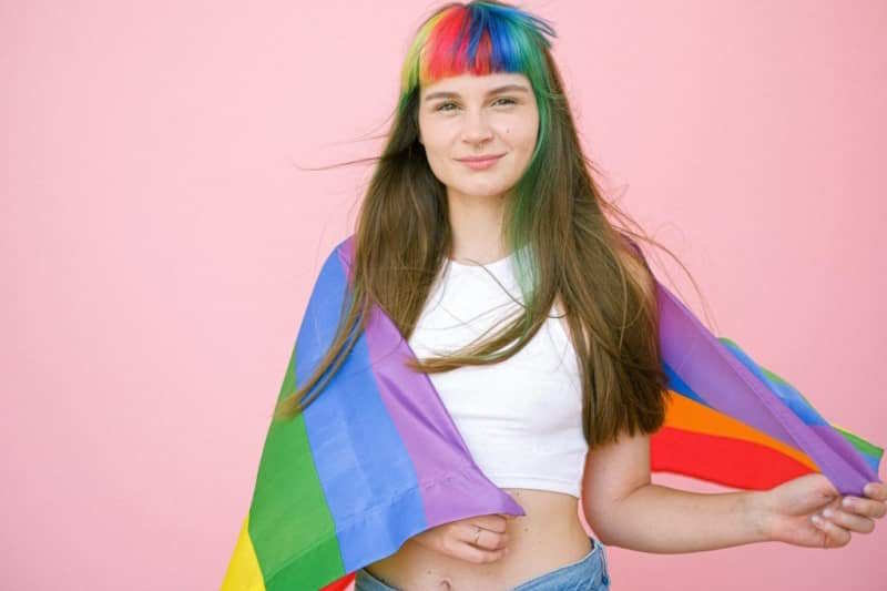 Die Regenbogenfahne ist das Symbol des Pride Months