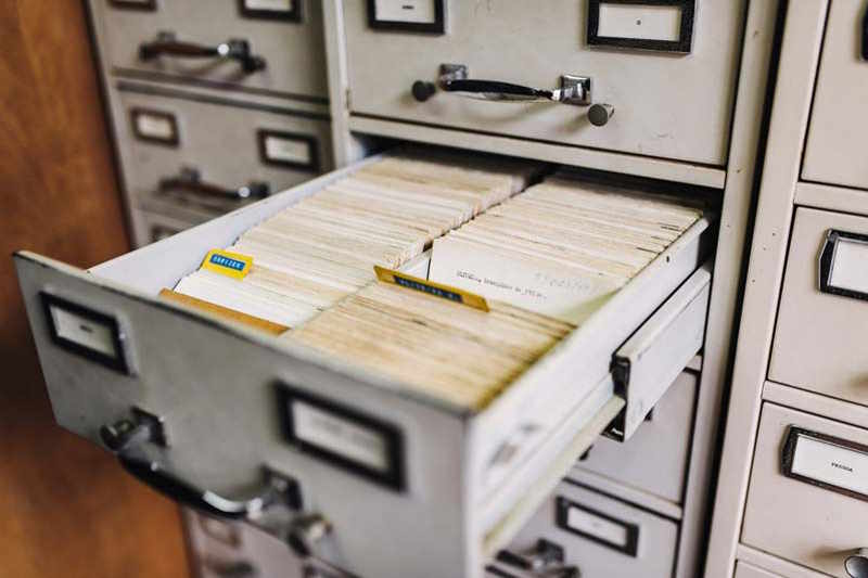 Kundenverwaltung im Aktenschrank