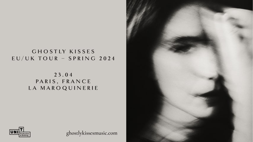 Ghostly Kisses cover